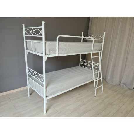 LETTO A CASTELLO MODELLO GINEVRA IN FERRO BATTUTO BIANCO SATINATO RAL 9016