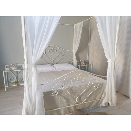 LETTO MATRIMONIALE A BALDACCHINO MODELLO SOGNO IN FERRO BATTUTO COMPLETO DI N. 6 VELI