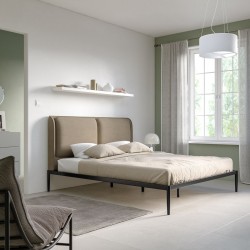 LETTO MATRIMONIALE MODELLO LOUVRE TESTIERA IMBOTTITA IN TESSUTO TORTORA STRUTTURA IN ACCIAIO GALVANIZZATO FINITURA NERO